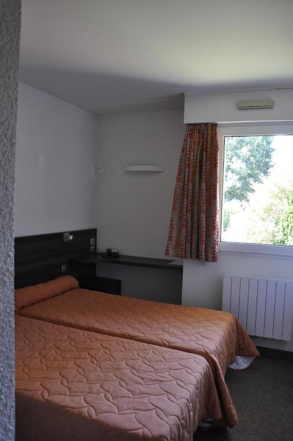 Henri 4 Hotel Rostrenen ภายนอก รูปภาพ