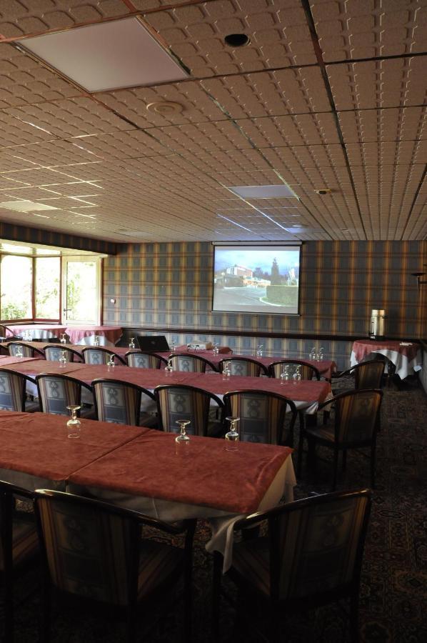 Henri 4 Hotel Rostrenen ภายนอก รูปภาพ