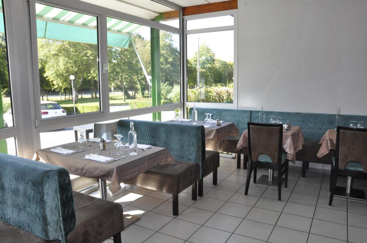 Henri 4 Hotel Rostrenen ภายนอก รูปภาพ