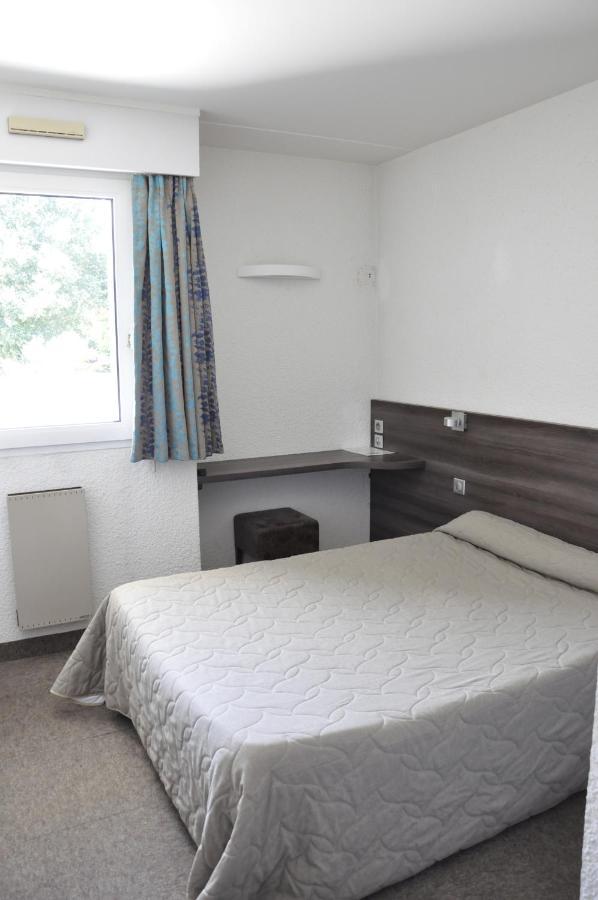 Henri 4 Hotel Rostrenen ภายนอก รูปภาพ