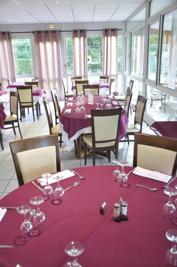 Henri 4 Hotel Rostrenen ภายนอก รูปภาพ